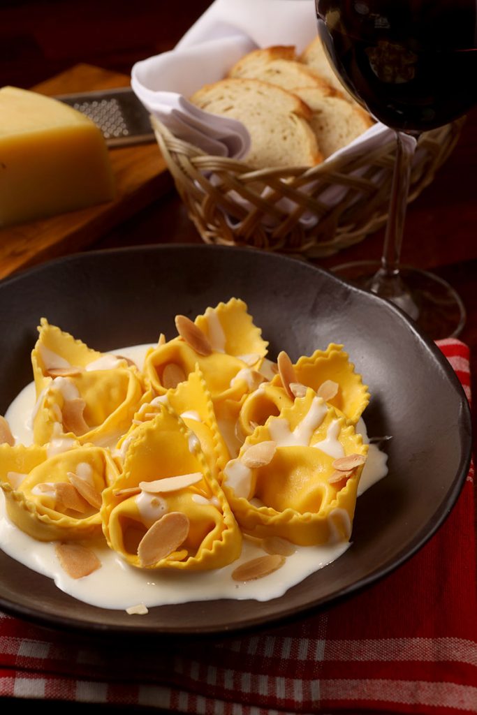 Agnolotti di Brie in Salsa di Mandorle